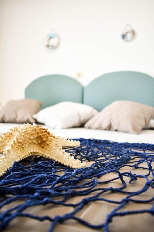 Hotel Embassy Pesaro Buitenkant foto