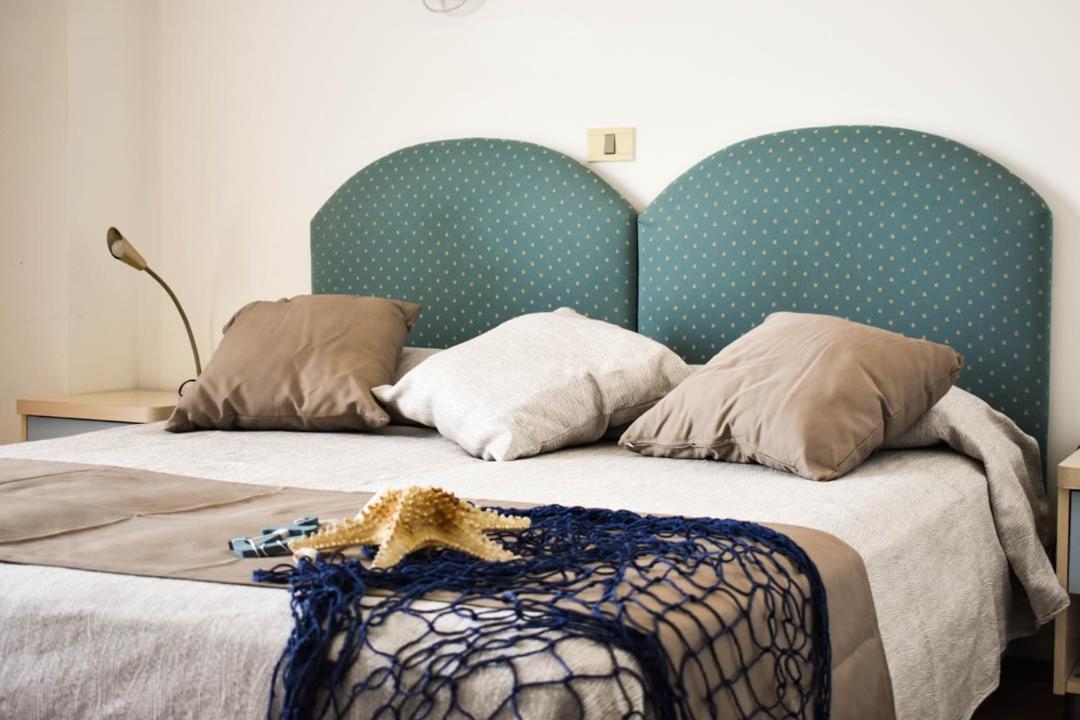 Hotel Embassy Pesaro Buitenkant foto