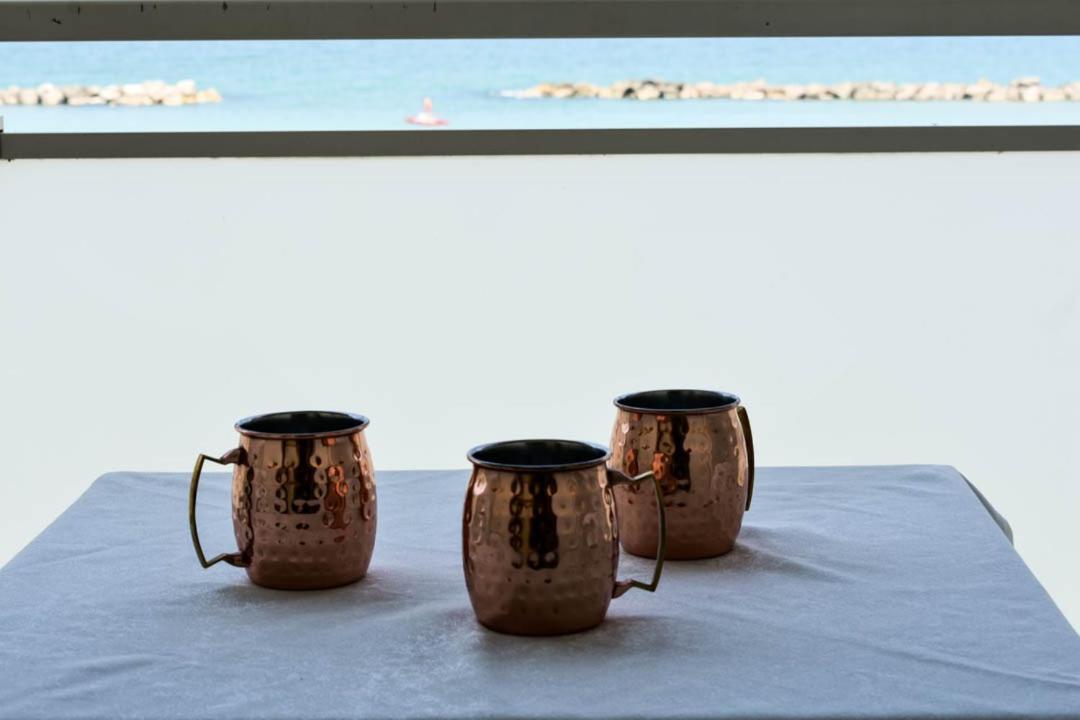 Hotel Embassy Pesaro Buitenkant foto