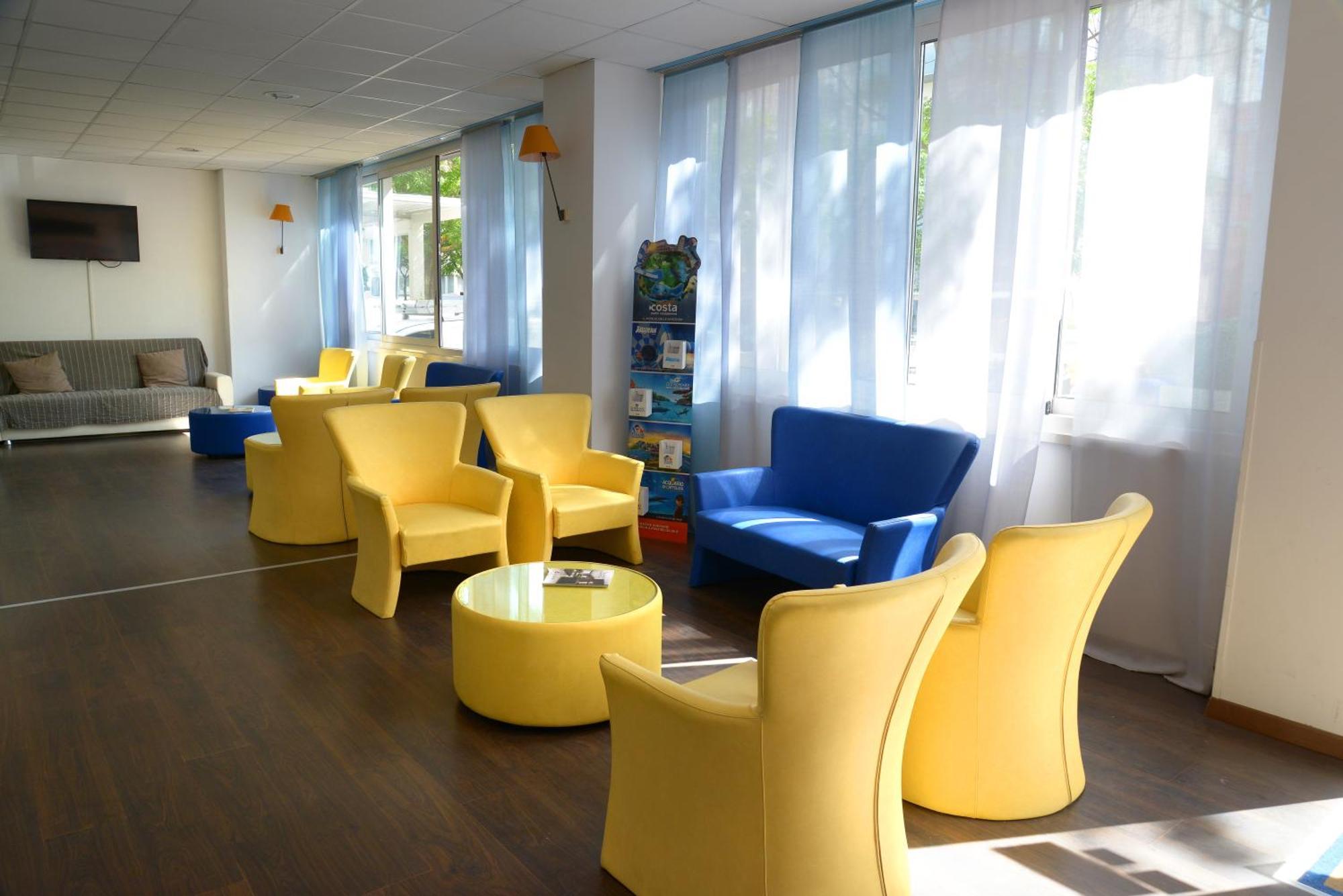 Hotel Embassy Pesaro Buitenkant foto